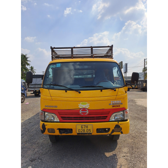 Hino tải 3 tấn, thùng 5m3
