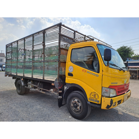 Hino tải 3 tấn, thùng 5m3
