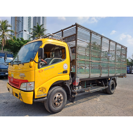 Hino tải 3 tấn, thùng 5m3