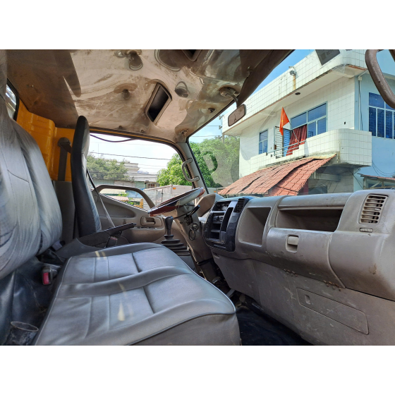 Hino tải 3 tấn, thùng 5m3