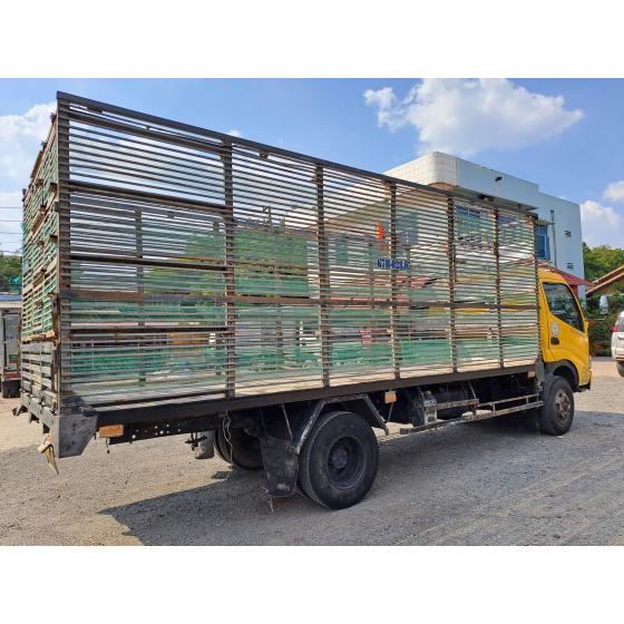 Hino tải 3 tấn, thùng 5m3