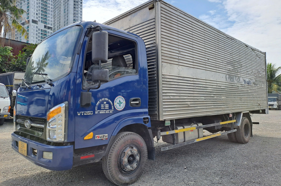 VEAM đời 2022  Tải 1.8 tấn thùng kín 6m